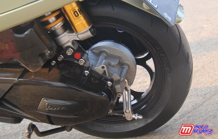 Kaki Belakang-Dimodiskan Suspensi Ohlins
