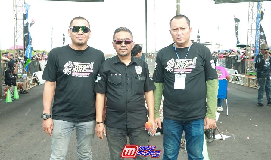 Tony Onceuw Bersama H. Tantan Shadier (Ketua IMI Kota Tasikmalaya), Serta Hendri Dunan (Ketua Harian IMI Kota Tasikmalaya)