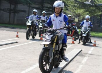 DAM Berikan Pembekalan Teknik Berkendara Level Menengah Untuk Siswa SMK Assalaam Bandung