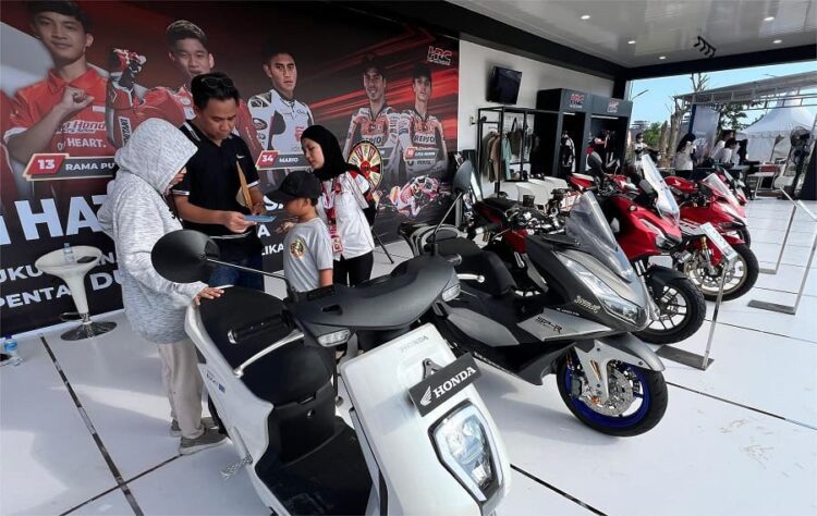 AHM Lengkapi Mewahnya MotoGP Mandalika 2024 Melalui Booth Honda & Motor Listrik