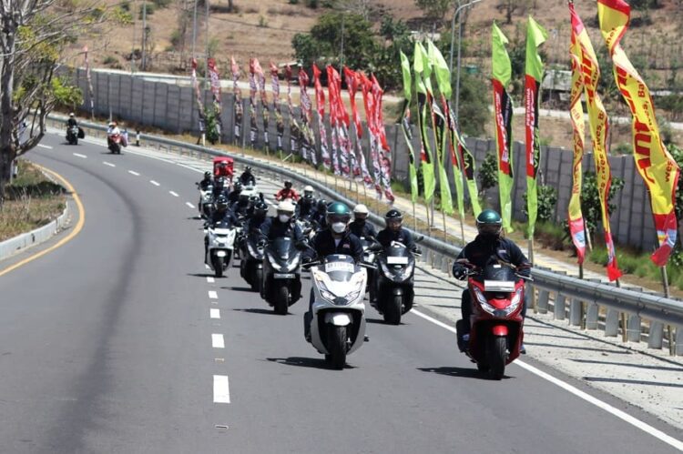 Pecinta Honda PCX160 Dari Berbagai Daerah Dukung Pebalap Indonesia di MotoGP Mandalika