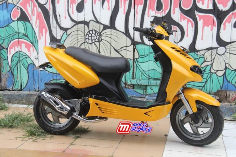 Sanex Hussar 2004 (Bandung), Tonjolkan Custom Body Nan Futuristic Didukung Engine Siap Ngacir