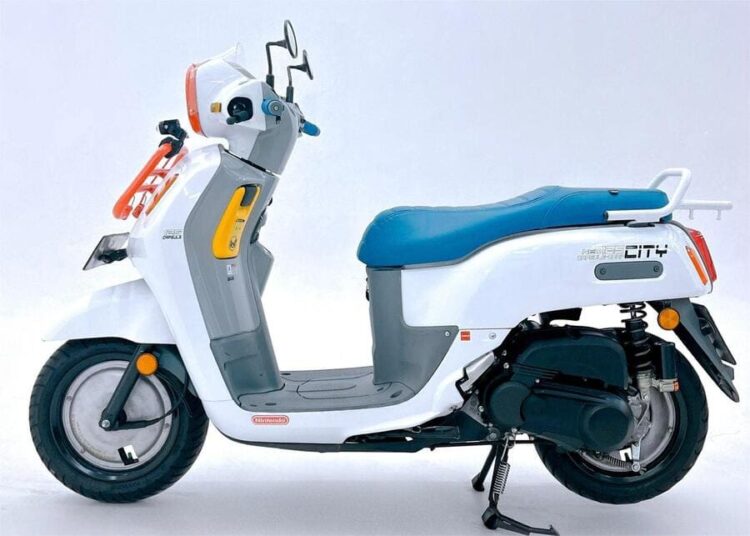 Fazzio Hybrid Tampil Retro Futuristic Ala Skutik Kalcer & Kental Japan Vibes