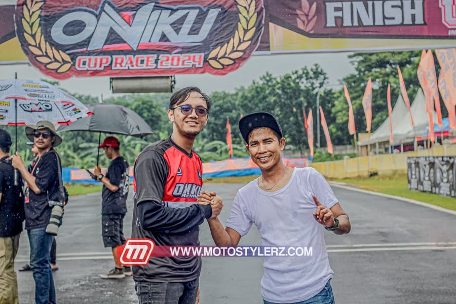 Terbaik, UDRM ONIKU Cup Race Bikin Pembalap Bergelimang Hadiah. 