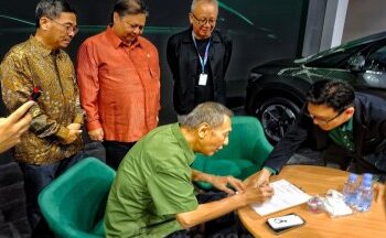Jusuf Hamka Borong 150 Unit Aletra L8 EV