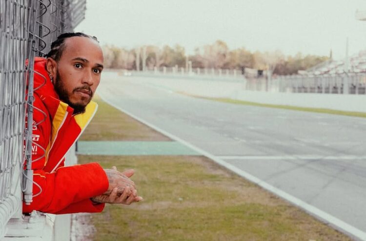 Hamilton Kembali Alami Kecelakaan Tes Ferarri di Barcelona