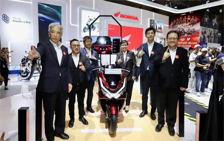Kecanggihan Honda PCX 160 RoadSync dan Motor Listrik Futuristik di IIMS 2025