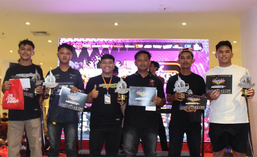 Modifstyle Lancang Kuning Motocontest Seri 3 Pekanbaru Digempur 228 Modifstylerz Pulau Sumatera